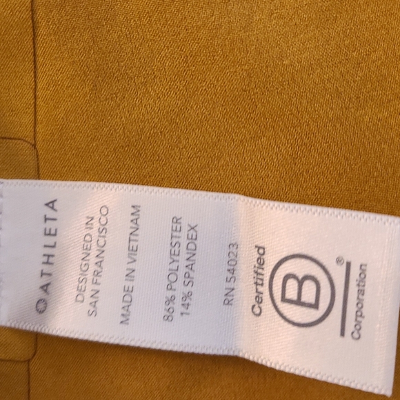 Athleta NWOT Perforated Terra Crop Tank - Picture 9 of 10